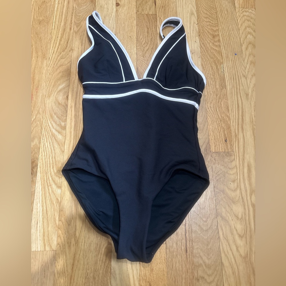 SEA LEVEL AUSTRALIA, Women's Black Plunge One-piece Swimsuit  Size:4